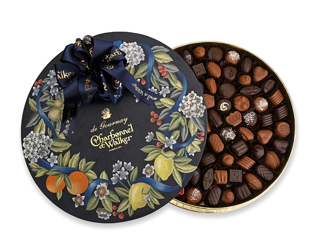 Charbonnel et Walker x de Gournay Christmas Wreath - Limited Edition - Image 4