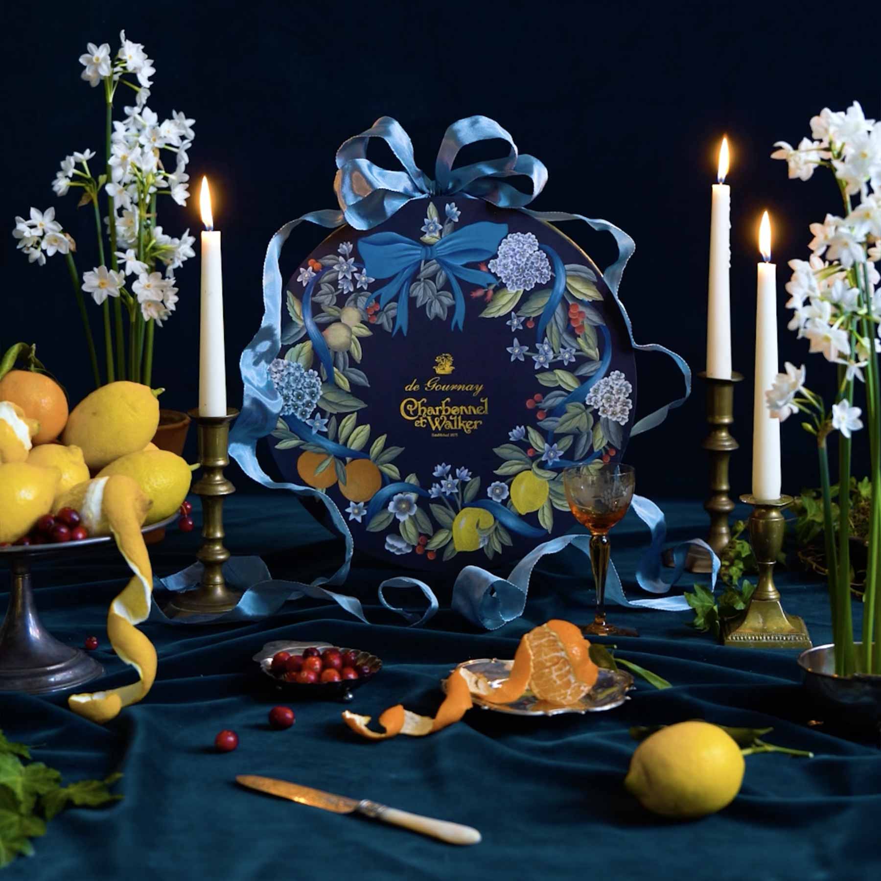 Charbonnel et Walker x de Gournay Christmas Wreath - Limited Edition - Image 2